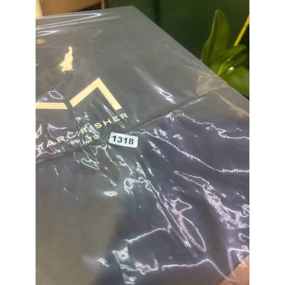 2 pairs of  Marc Fisher heeled sandals selling as a set size 6.5 new with box - Picture 7 of 7